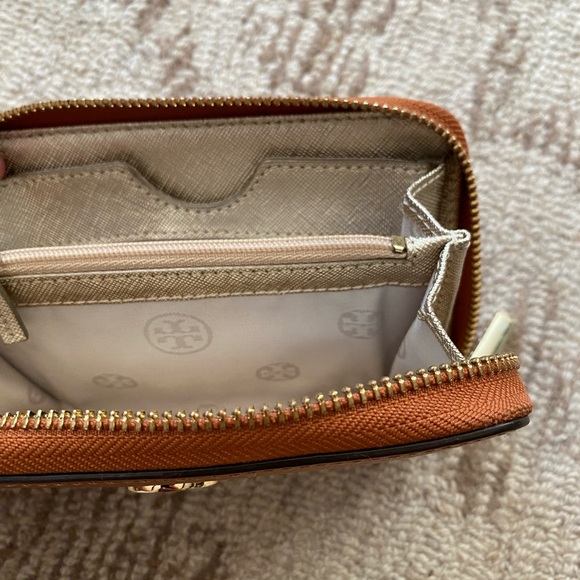 Tory Burch wristlet Clutch - Picture 3 of 3